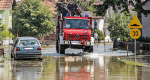 Unimog U5000 Großeinsatz bei Flutkatastrophe in Bosnien