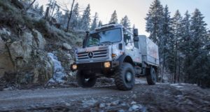 Hochgeländegängiger Unimog für die Bergwacht im Schwarzwald