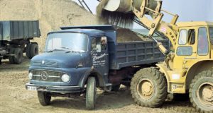 Welterfolg 1959 mit kurzer Haube Mercedes-Benz Lastwagen