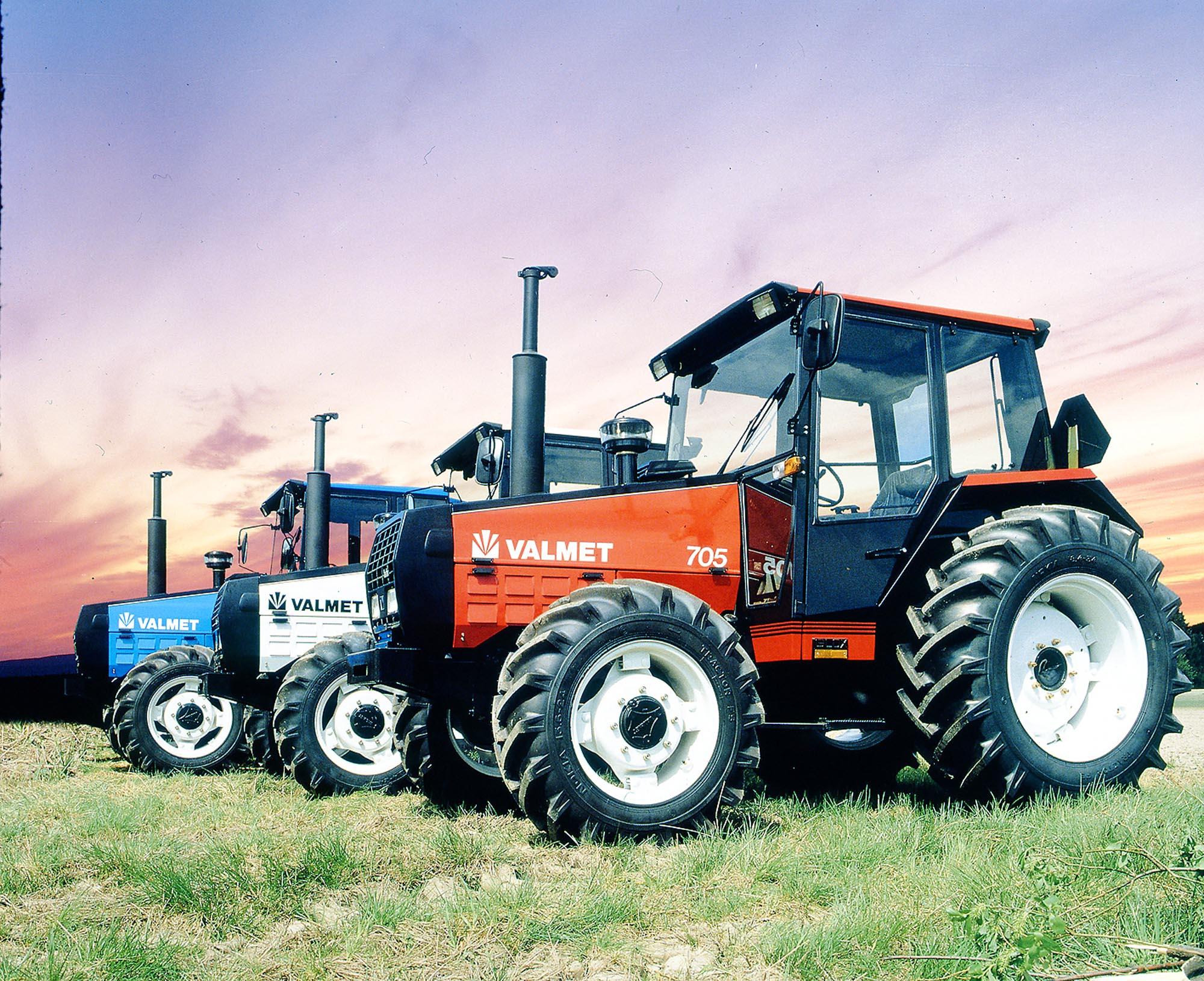 Valtra-Valmet-70-years-of-colourful-tractors